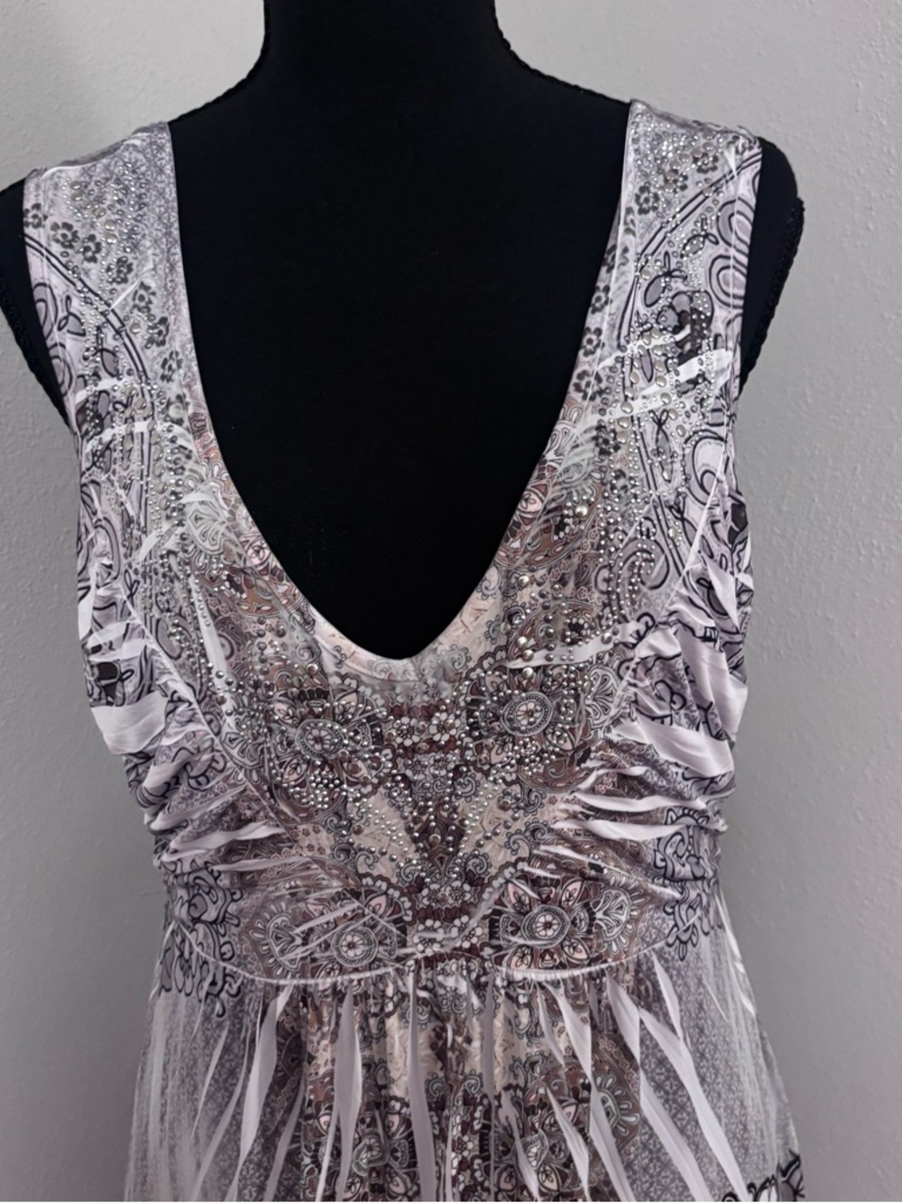 Vintage Y2K Beaded V-Neck Paisley Maxi Dress in Soft Lilac